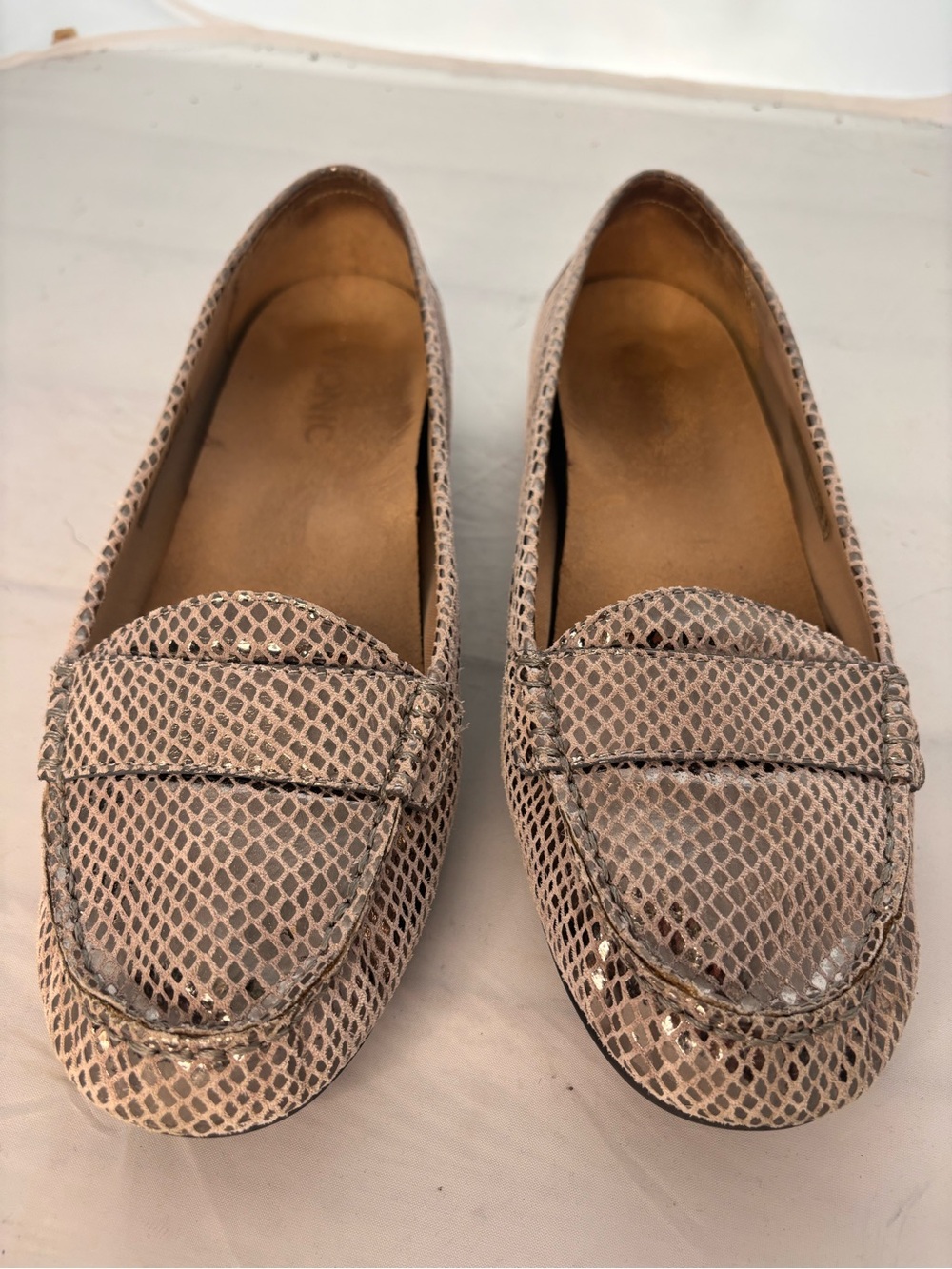 Vionic Larrun metallic snake print loafers 8.5